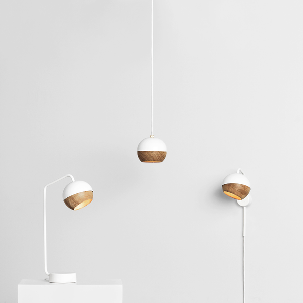 Ray Pendant Lamp | White | M | by PEDERJESSEN | Mater® | International