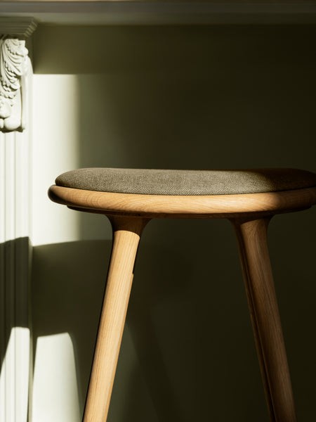 High Stool | Oiled Oak w. Clay 0017 | 69 cm | by Space Copenhagen