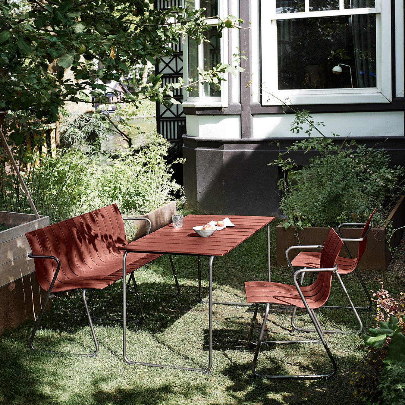 Ocean Table | Burnt Red | 4 pers. | by Jørgen & Nanna Ditzel