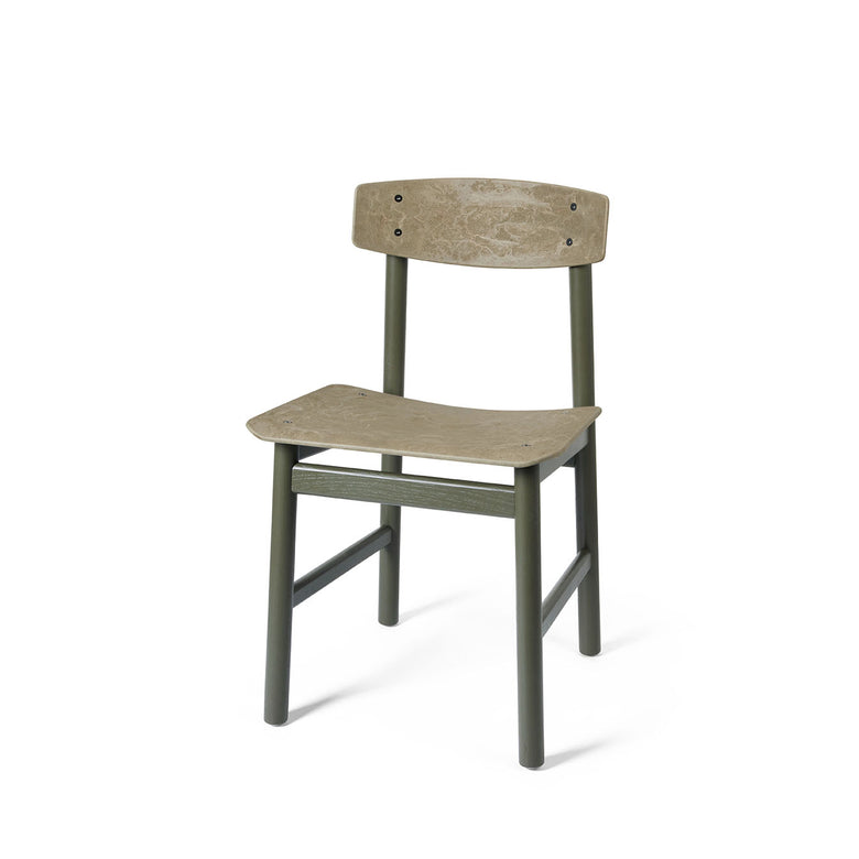 Conscious Chair 3162 in Green Stained Oak and Coffee Waste Green, front view