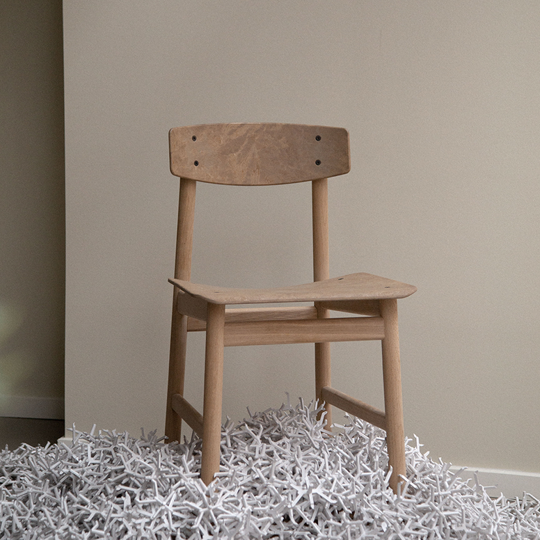 Conscious Chair 3162 | Soaped Oak and Coffee Waste Light | by Børge Mogensen & Esben Klint