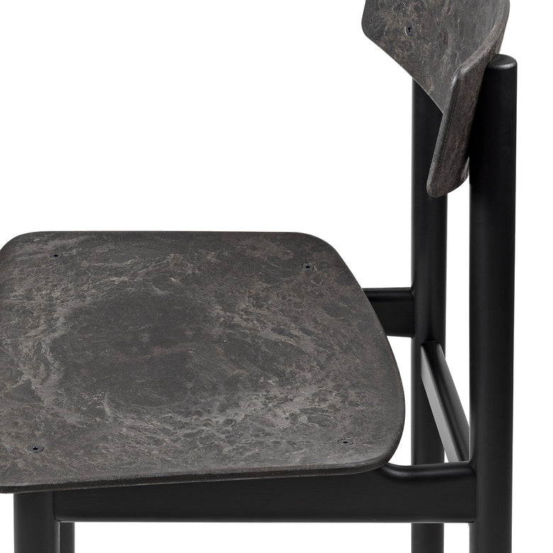 Conscious Chair 3162 in Black Painted Beech and Coffee Waste Black, detail