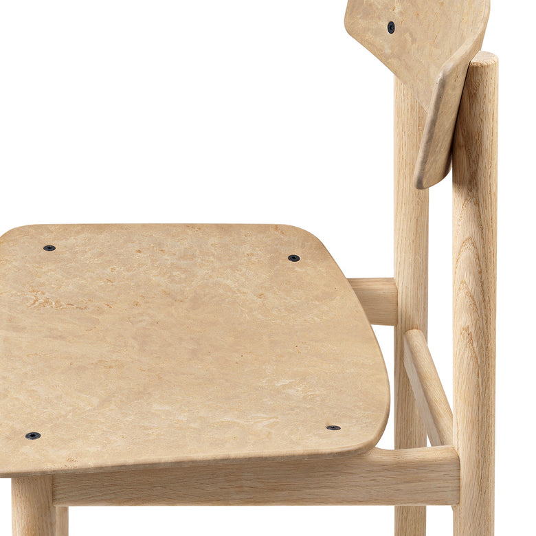 Conscious Chair 3162 in Soaped Oak and Coffee Waste Light, detail