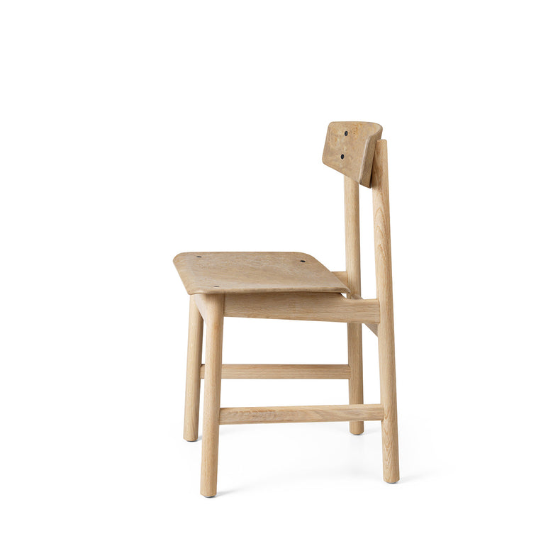 Conscious Chair 3162 in Soaped Oak and Coffee Waste Light, side view