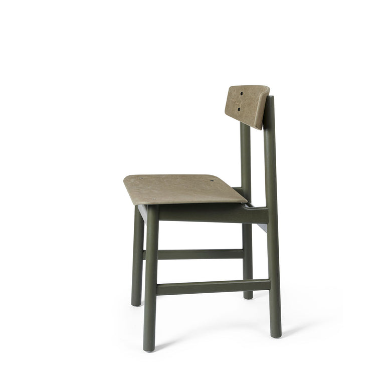 Conscious Chair 3162 in Green Stained Oak and Coffee Waste Green, side view